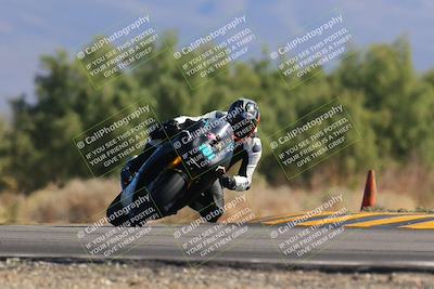 media/Nov-06-2022-SoCal Trackdays (Sun) [[208d2ccc26]]/Turn 7 Set 2 (1050am)/